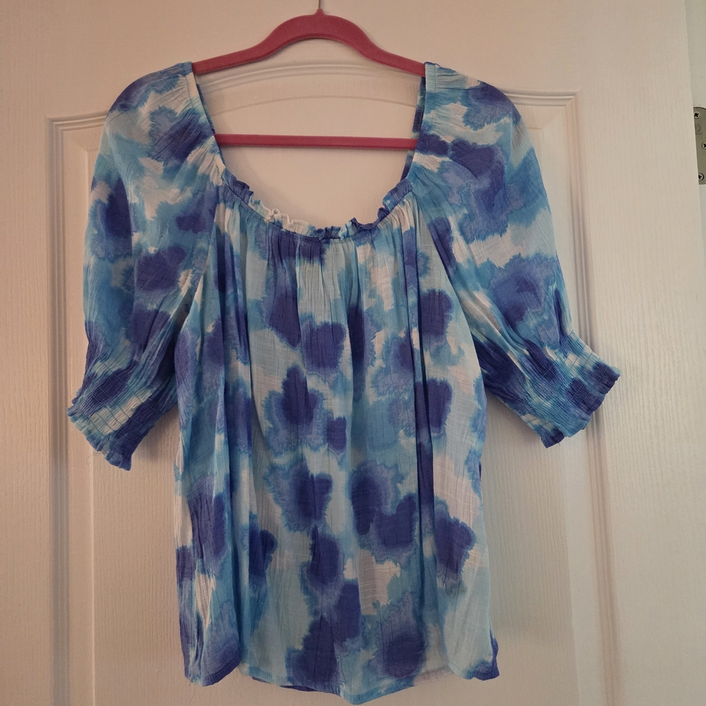 Zac & Rachel Blue and White Ruffled Puff Sleeve Blouse